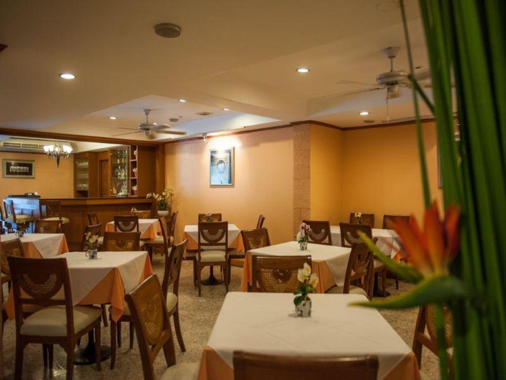 Lido Beach Hotel Pattaya Buitenkant foto