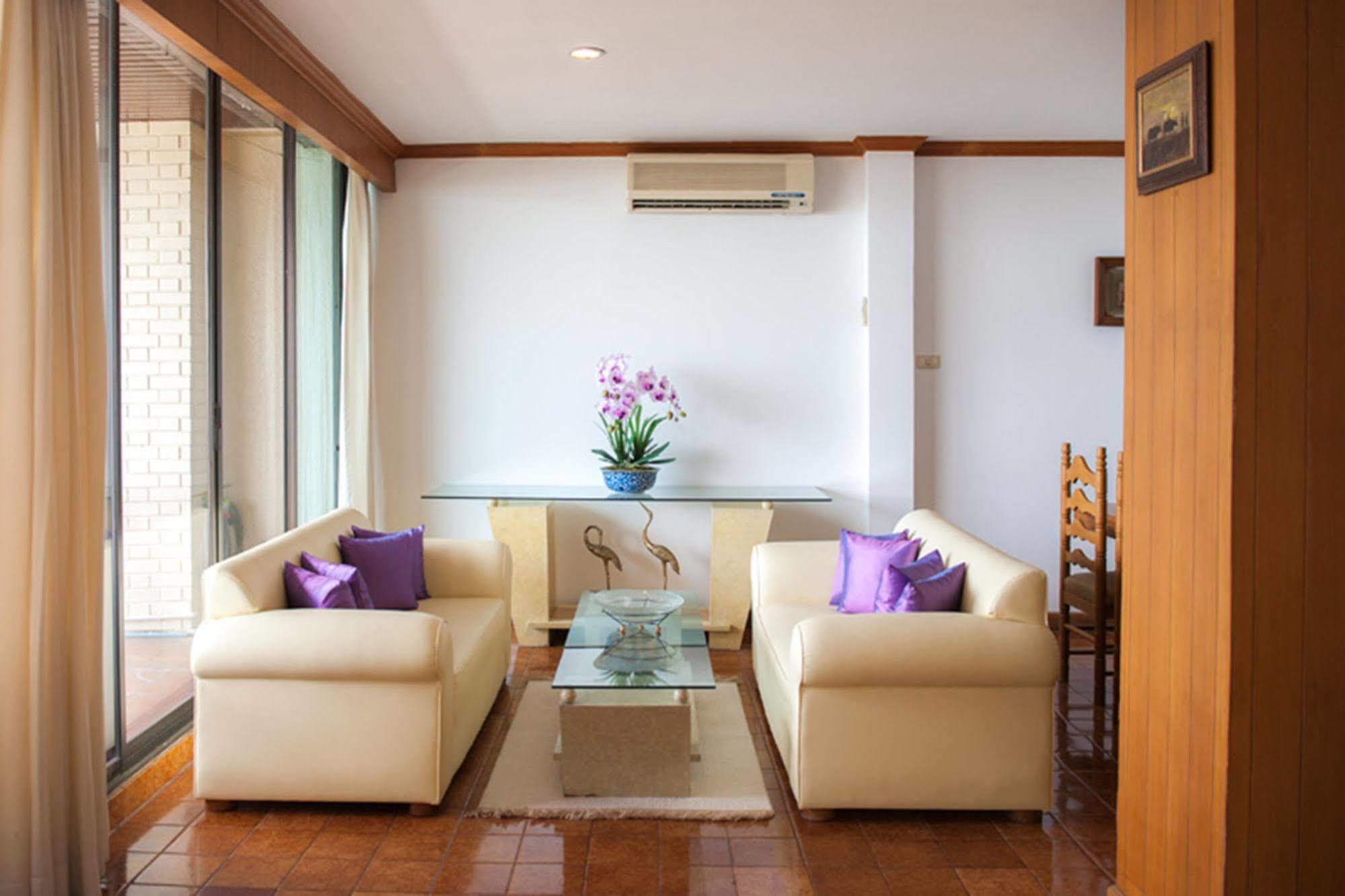 Lido Beach Hotel Pattaya Buitenkant foto