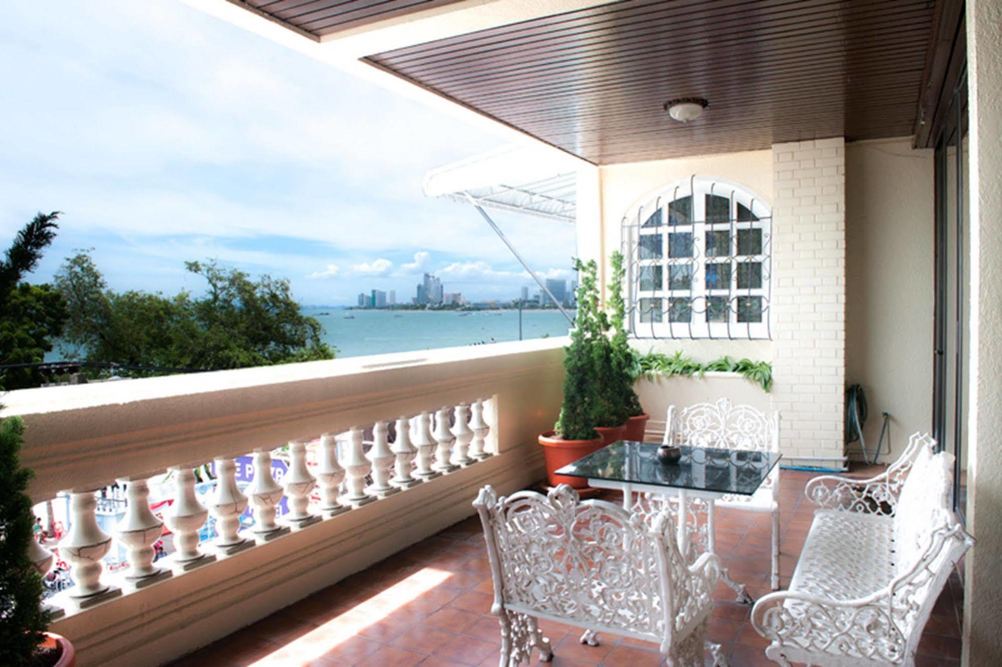 Lido Beach Hotel Pattaya Buitenkant foto